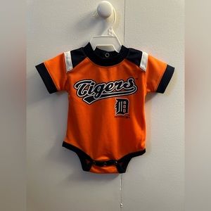 Detroit Tigers Baseball onesie 0-3 months. Unisex, real Jersey material